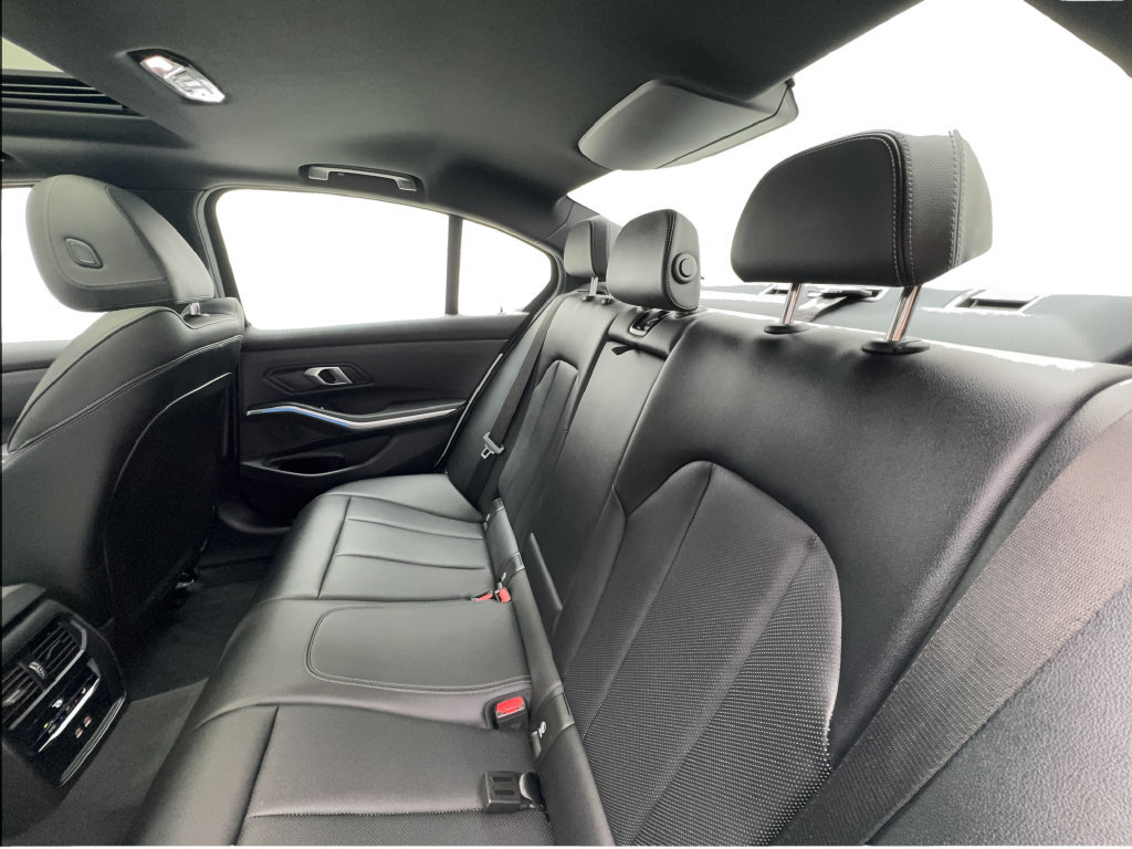 Used 2025 BMW 330i Sedan RWD image 27