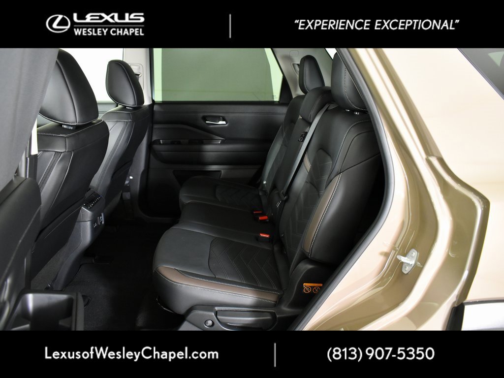 Used 2025 Nissan Pathfinder Platinum w/ Cargo Package image 25