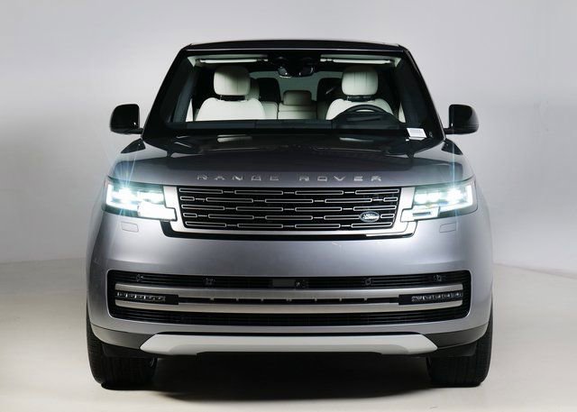New 2026 Land Rover Range Rover Long Wheelbase SE image 8