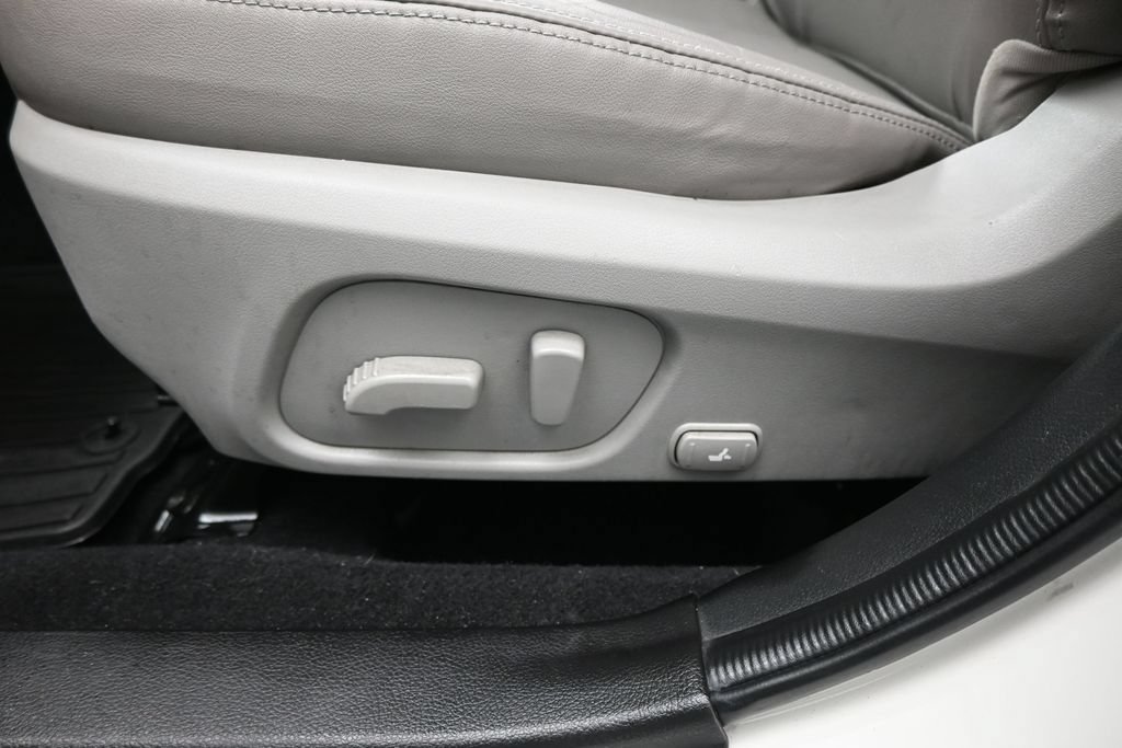 Used 2016 Subaru Forester 2.5i Limited AWD/4WD image 10