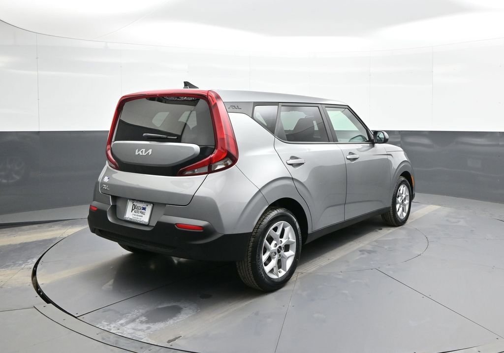 Certified 2022 Kia Soul LX w/ Technology Package image 6