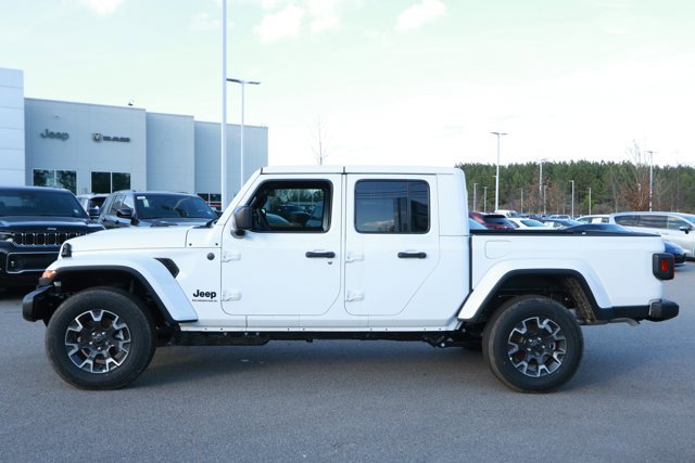 New 2026 Jeep Gladiator Sahara image 10