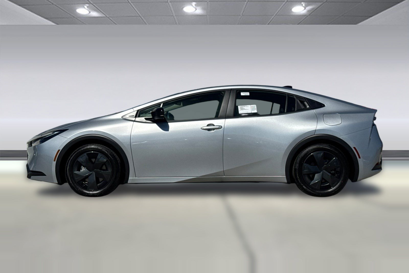 New 2027 Toyota Prius Plug-In Hybrid FWD image 2
