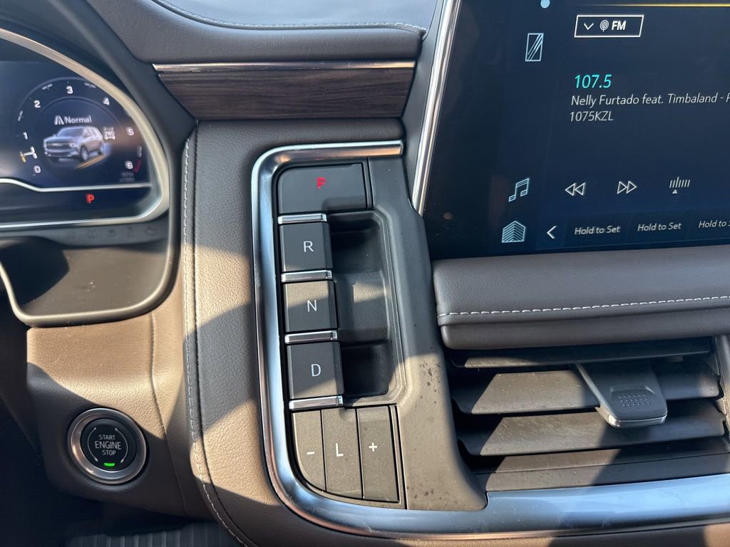 Used 2023 Chevrolet Suburban Z71 w/ Luxury Package image 20