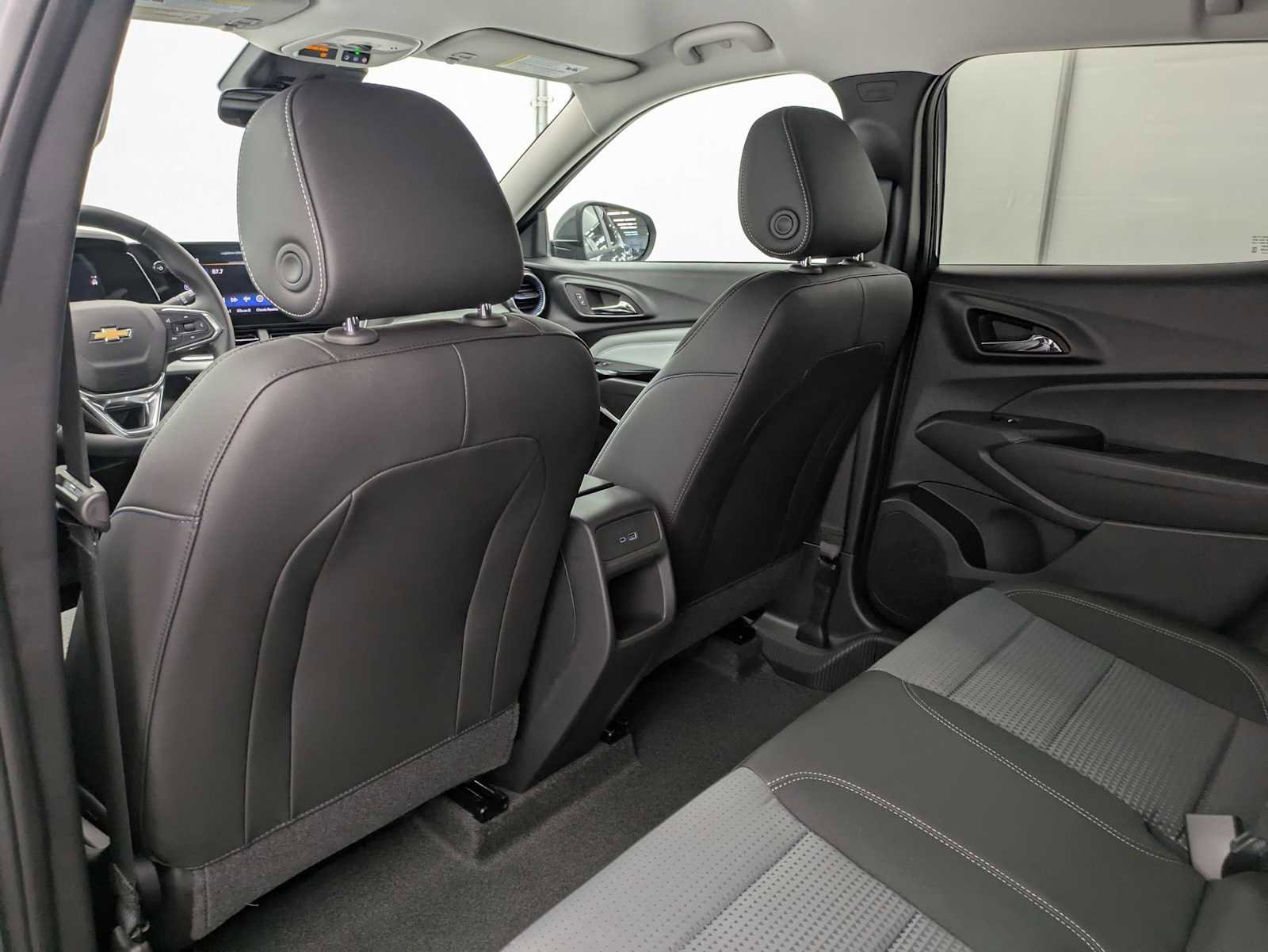 New 2026 Chevrolet Trax LT w/ Driver Confidence Package FWD image 19