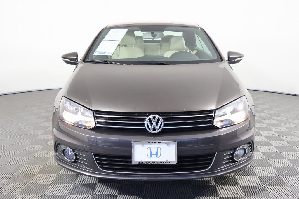 Used 2013 Volkswagen Eos Komfort FWD image 2