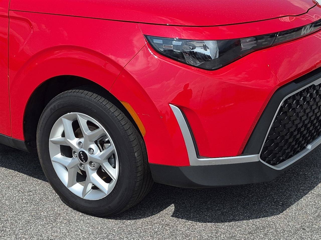 Used 2023 Kia Soul LX w/ LX Technology Package FWD image 9