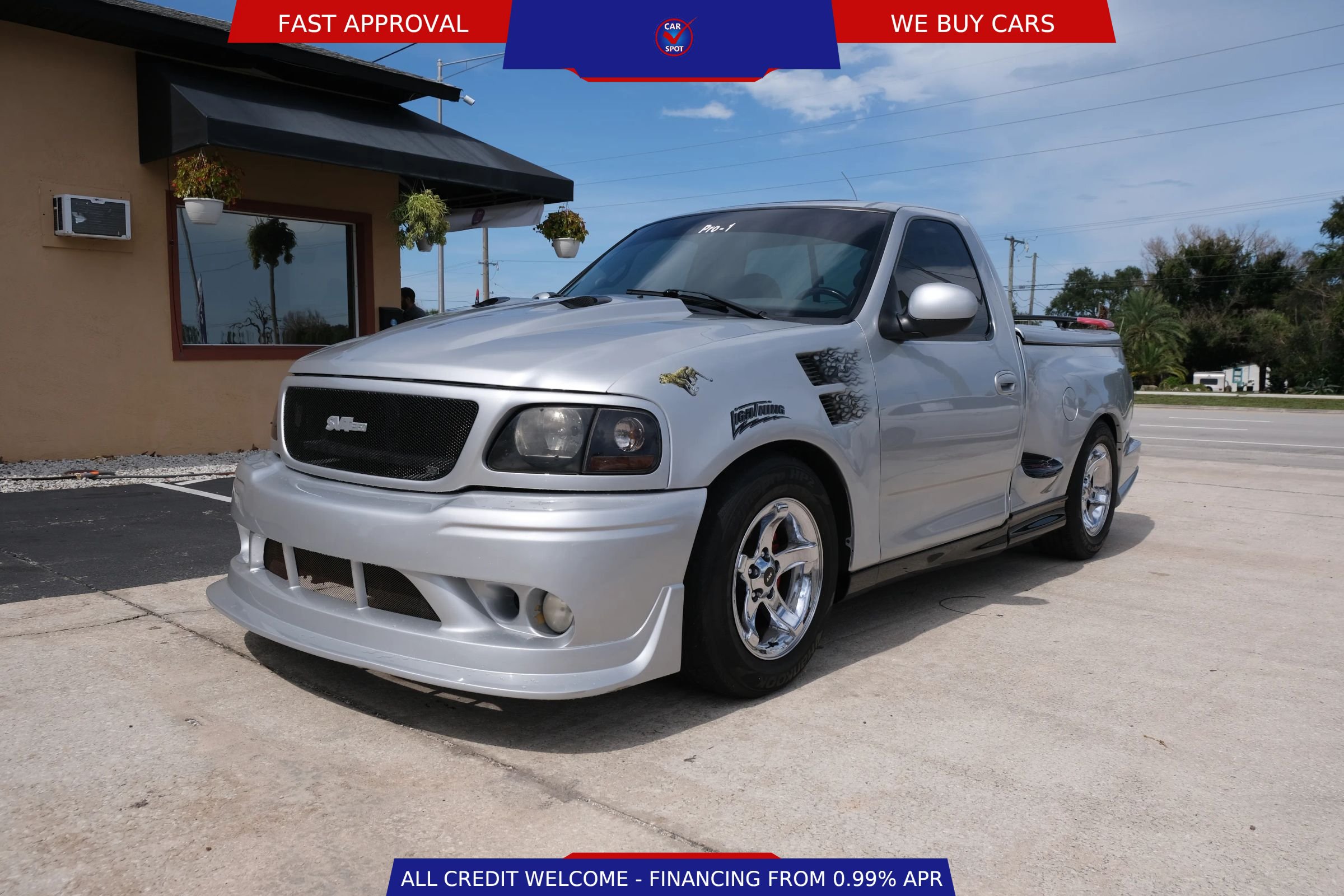 Used 2001 Ford F150 Lightning RWD image 1