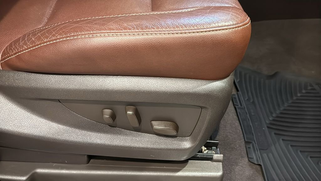 Used 2019 Chevrolet Suburban Premier image 13