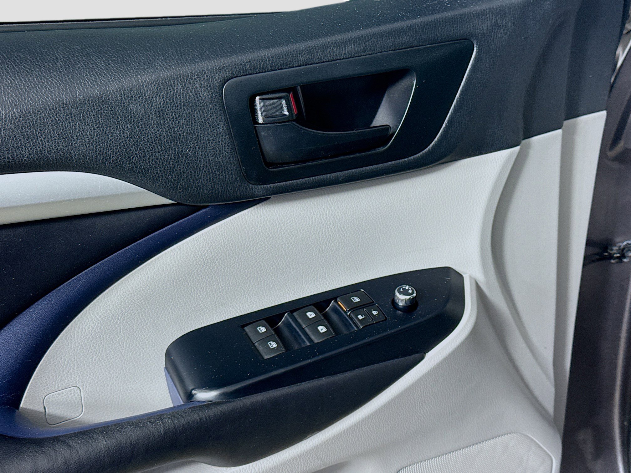 Used 2019 Toyota Highlander Plus image 23