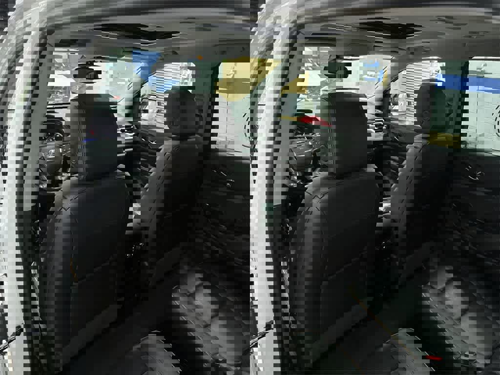 Used 2022 GMC Acadia AT4 w/ Preferred Package image 30