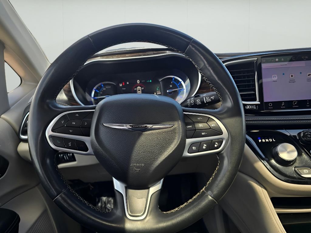 Used 2023 Chrysler Pacifica Limited image 10