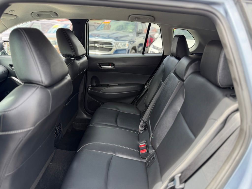 Used 2025 Toyota Corolla Cross XLE AWD/4WD image 6