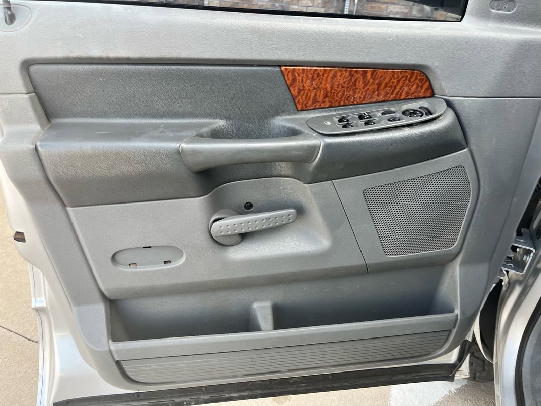 Used 2006 Dodge Ram 2500 Truck SLT w/ Quad Cab Big Horn Value Group image 9