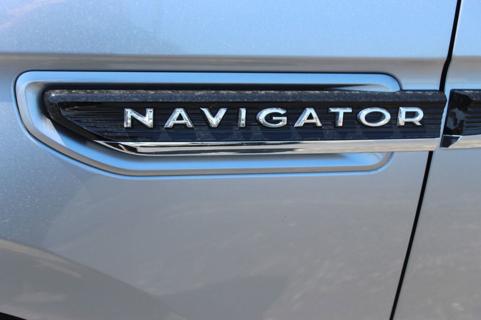 Used 2022 Lincoln Navigator L Black Label AWD/4WD image 3
