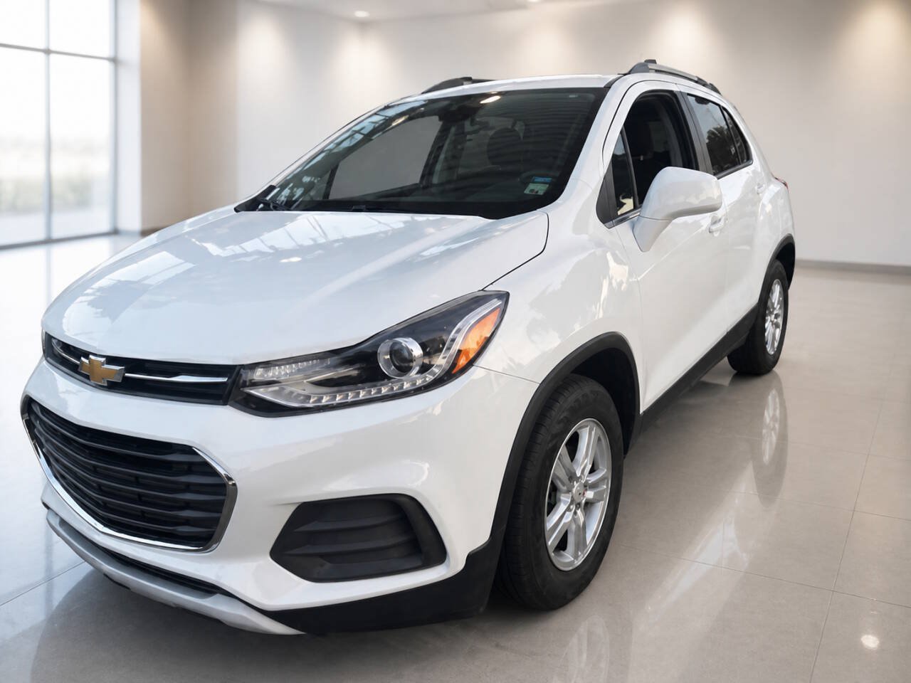 Used 2017 Chevrolet Trax LT FWD image 1
