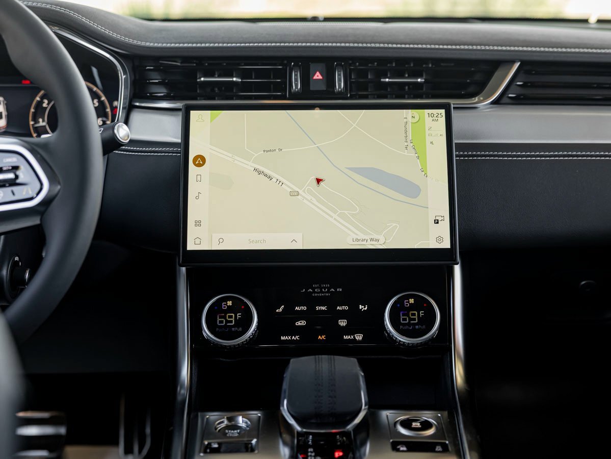 New 2024 Jaguar XF R-Dynamic SE image 18