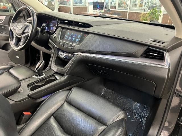 Used 2017 Cadillac XT5 Luxury w/ Driver Awareness Package FWD image 8
