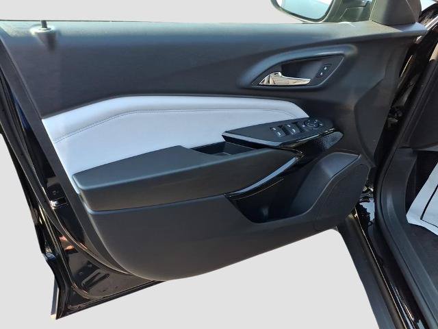 New 2026 Chevrolet Trax LT w/ Driver Confidence Package FWD image 9