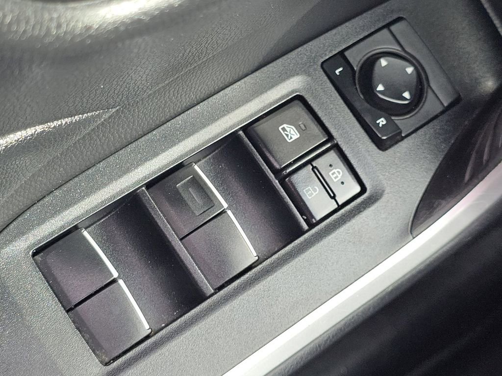 Used 2020 Toyota RAV4 XLE Premium image 26