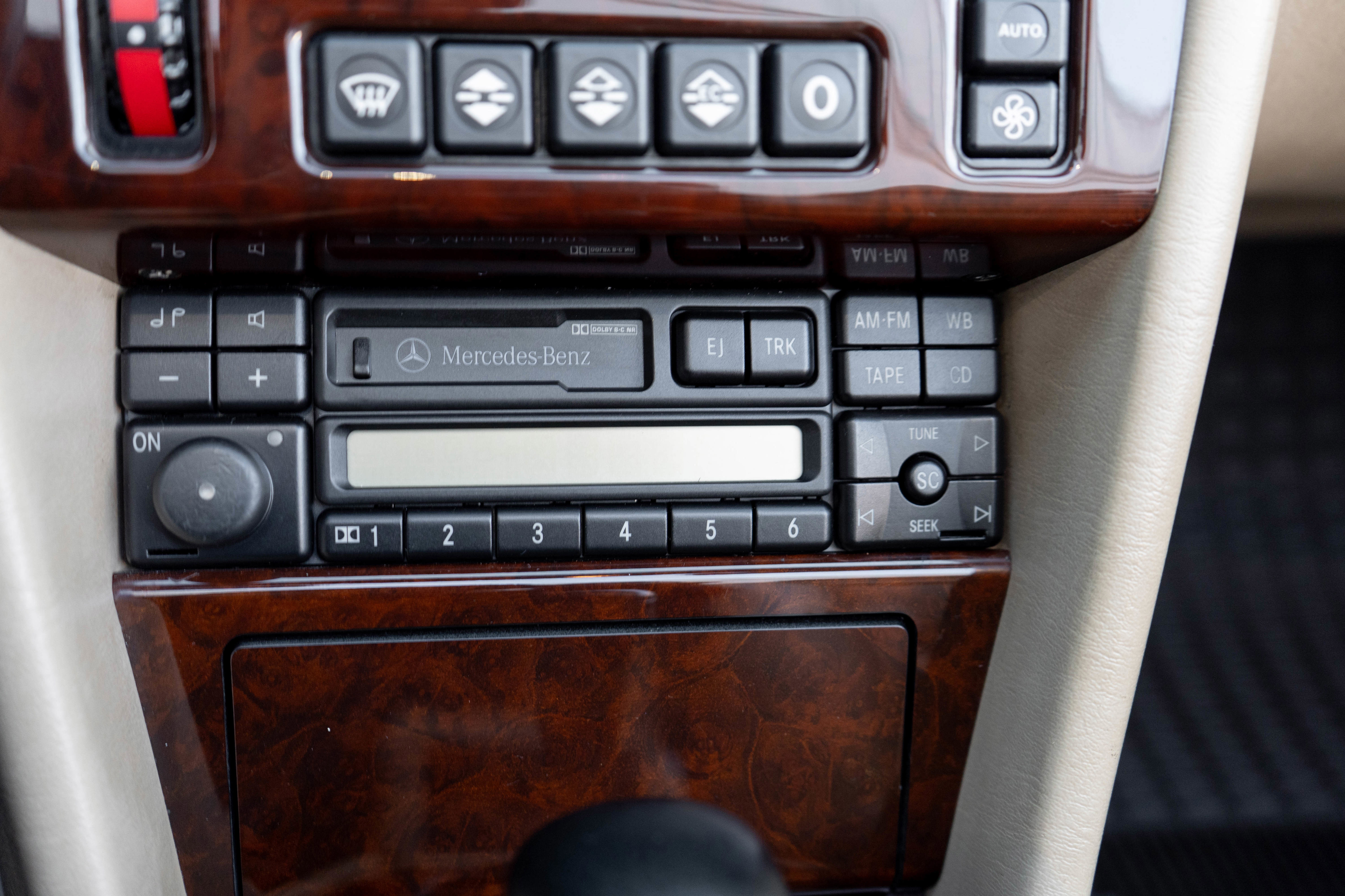 Used 1995 Mercedes-Benz E 320 Convertible image 17