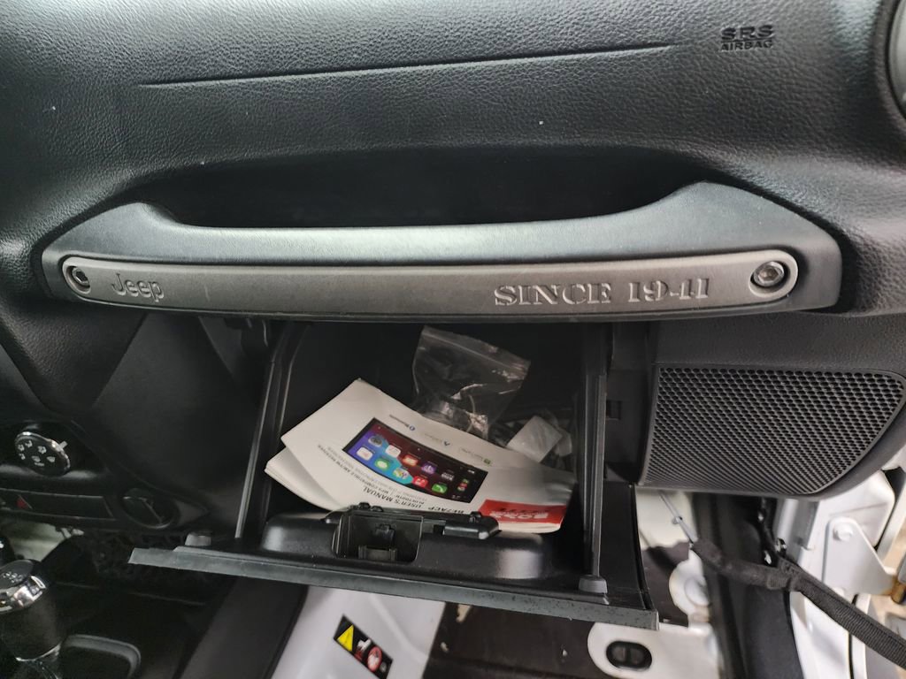 Used 2015 Jeep Wrangler Unlimited Sport w/ Connectivity Group image 29