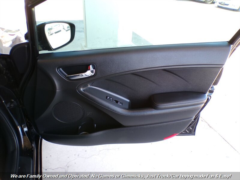 Used 2016 Kia Forte LX FWD image 29