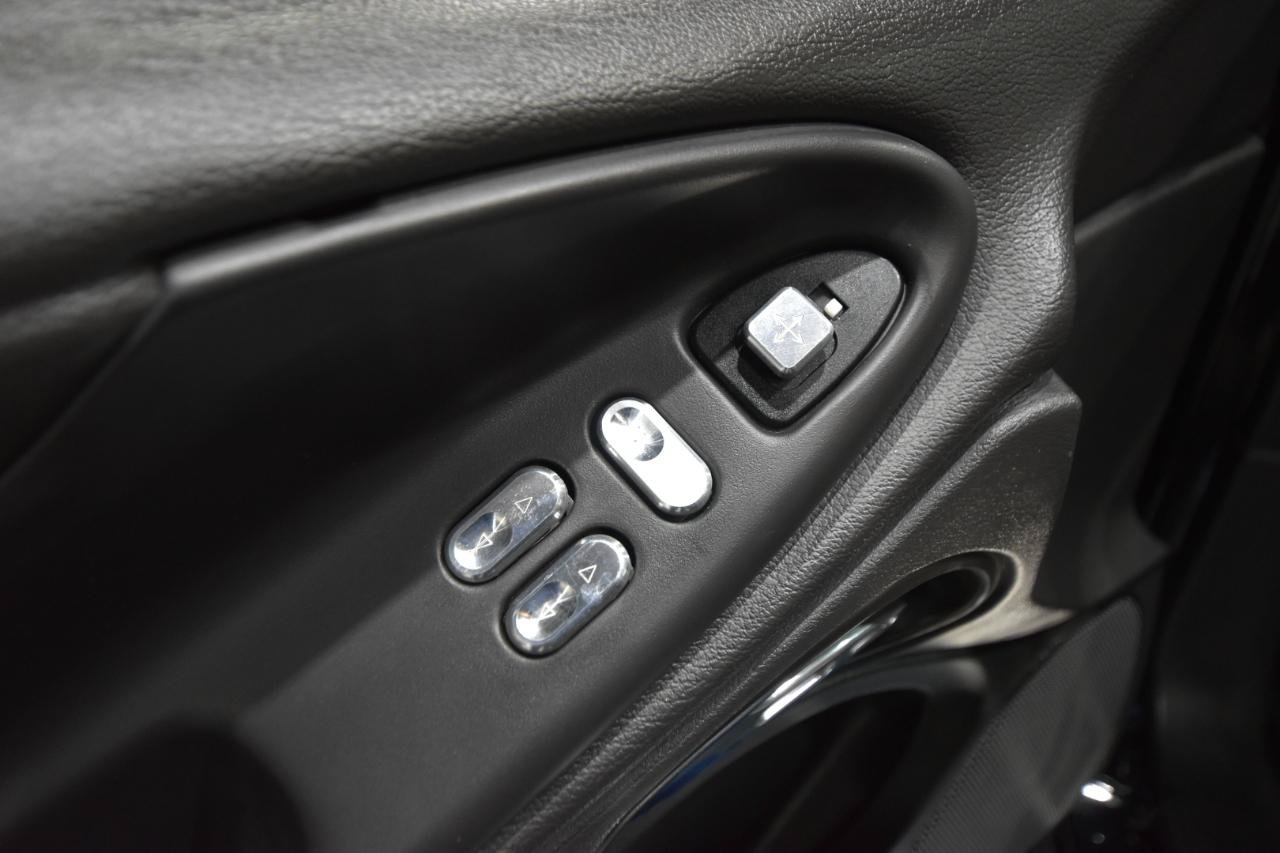 Used 2004 Ford Mustang Mach 1 RWD image 16