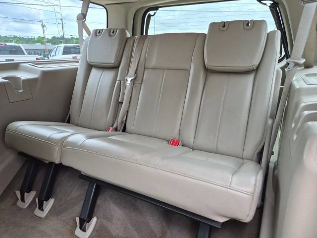 Used 2013 Ford Expedition EL Limited RWD image 12
