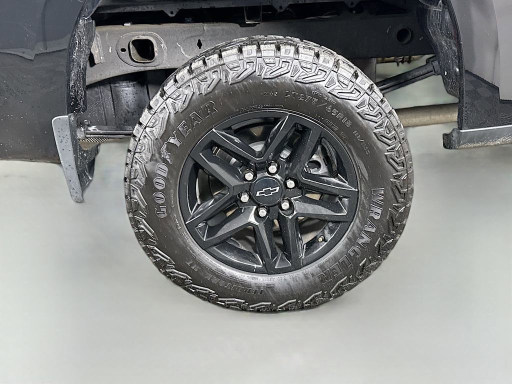 Used 2024 Chevrolet Silverado 1500 Custom Trail Boss w/ Midnight Edition AWD/4WD image 30