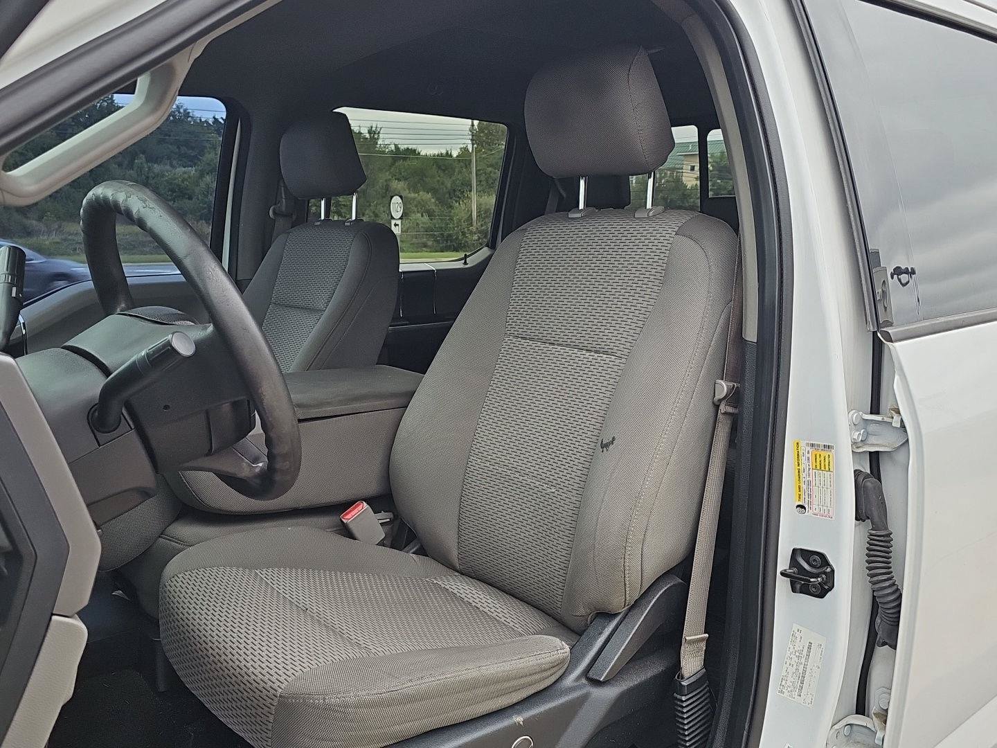 Used 2017 Ford F250 XLT w/ XLT Premium Package AWD/4WD image 17