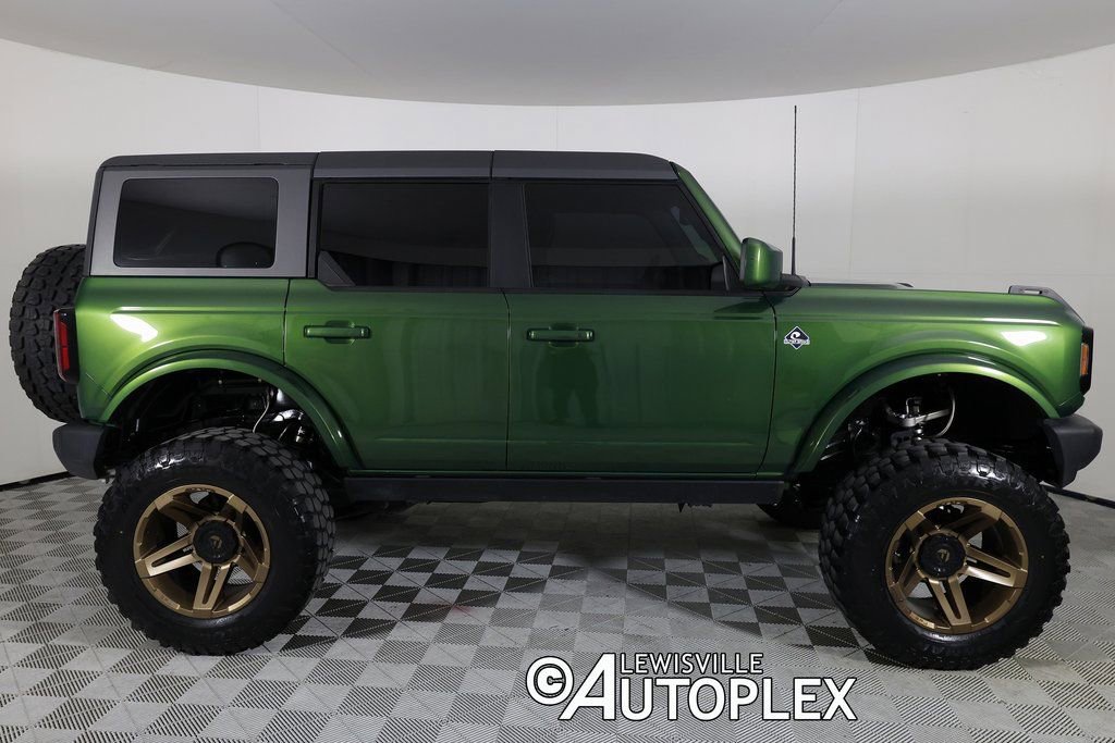 Used 2023 Ford Bronco Outer Banks image 4