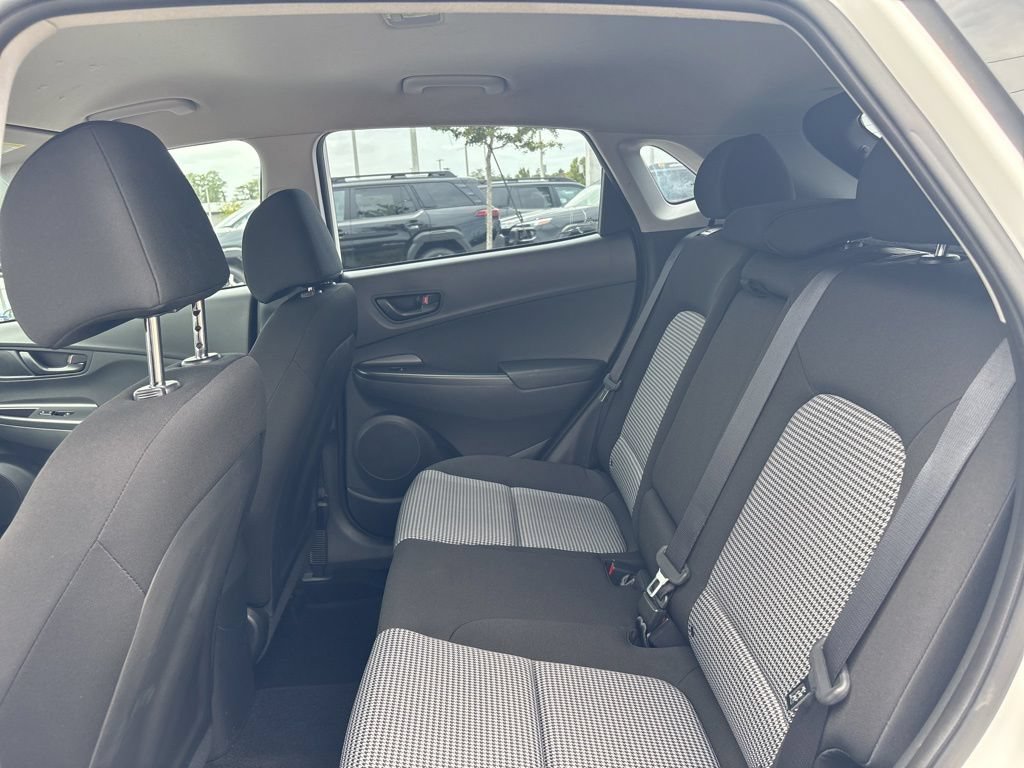 Used 2022 Hyundai Kona SE FWD image 16