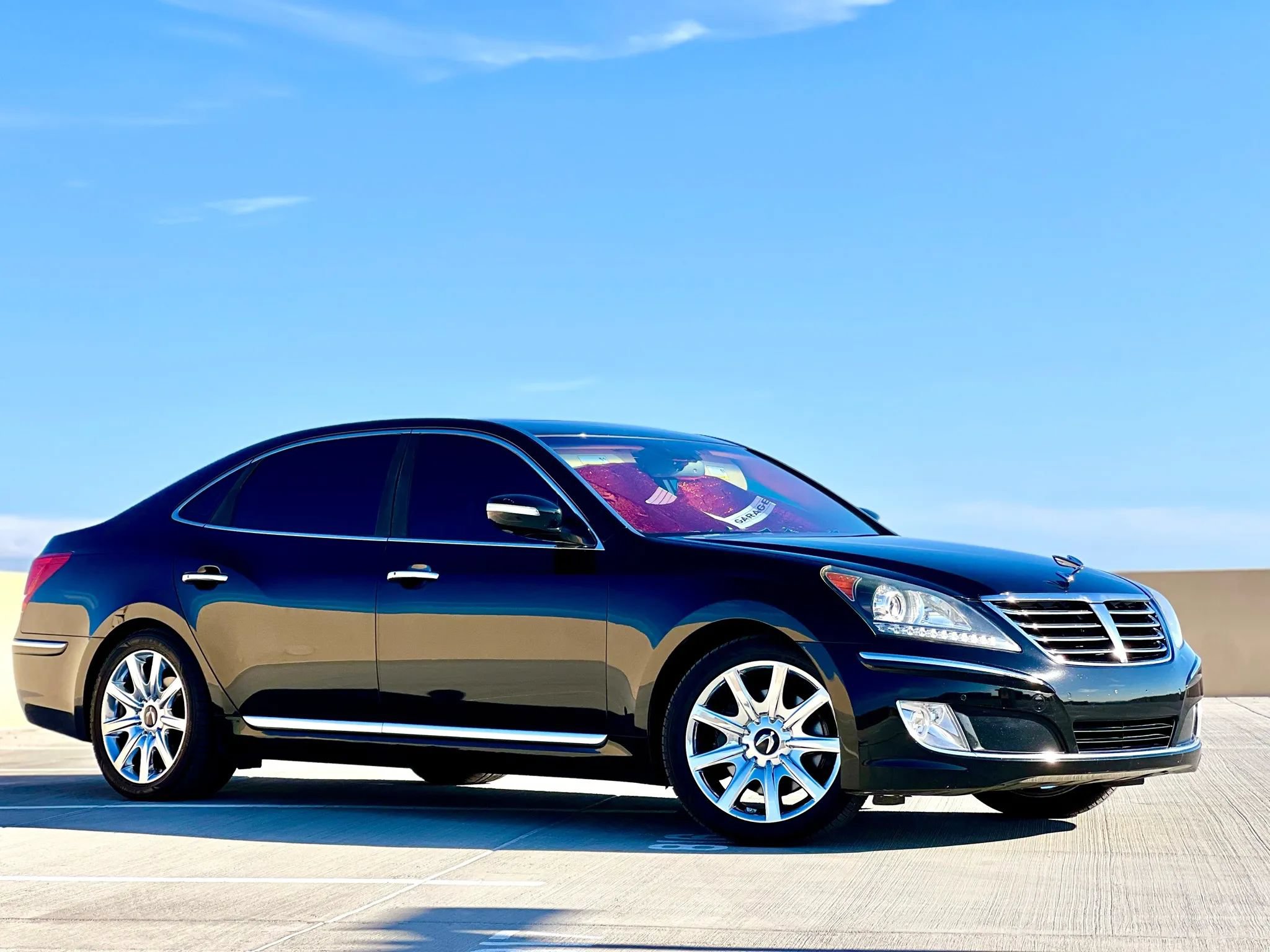Used 2011 Hyundai Equus Signature RWD image 3