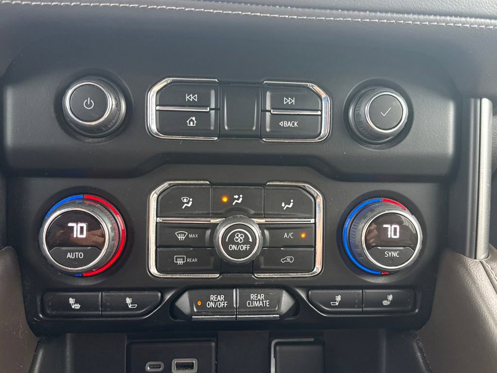 Used 2024 Chevrolet Tahoe LT image 32