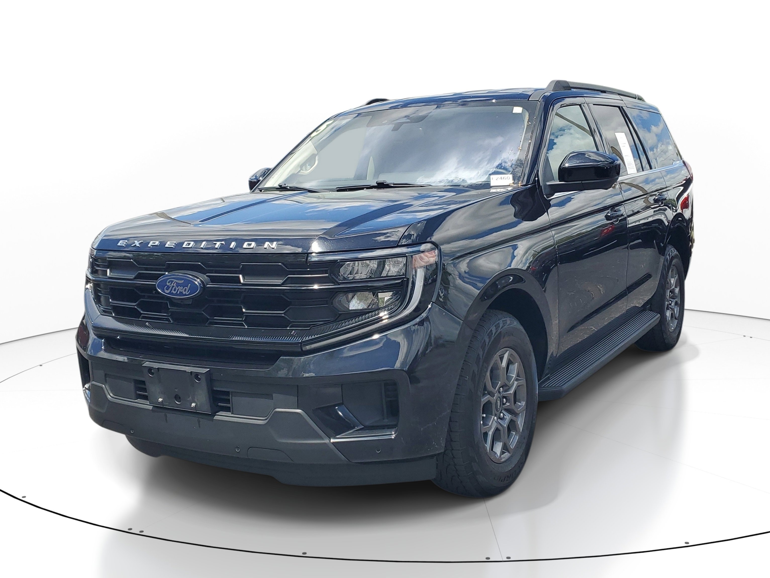 Used 2025 Ford Expedition Active AWD/4WD image 3