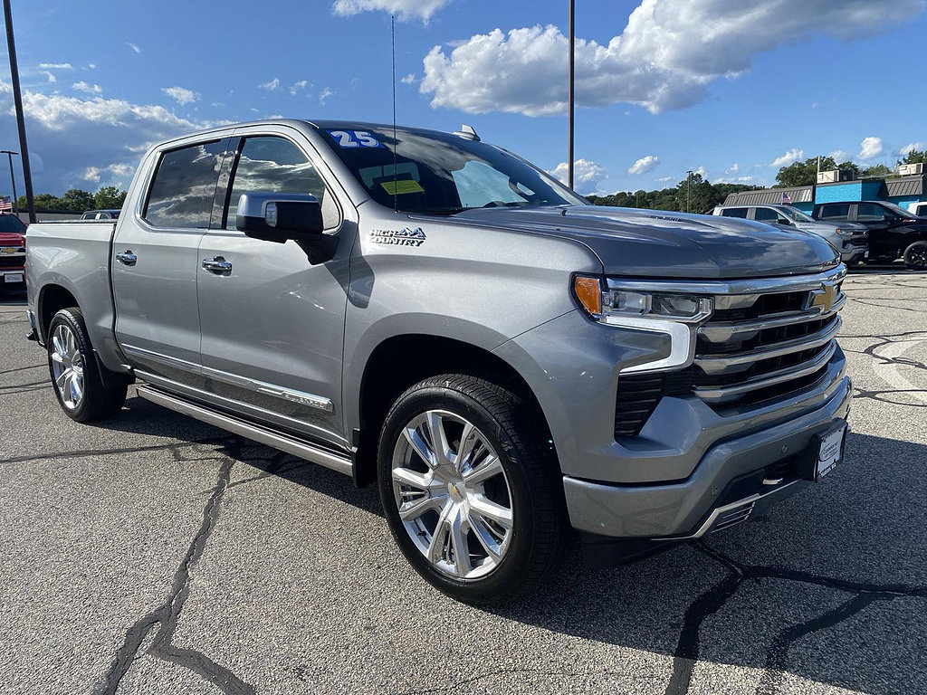 Used 2025 Chevrolet Silverado 1500 High Country AWD/4WD image 3
