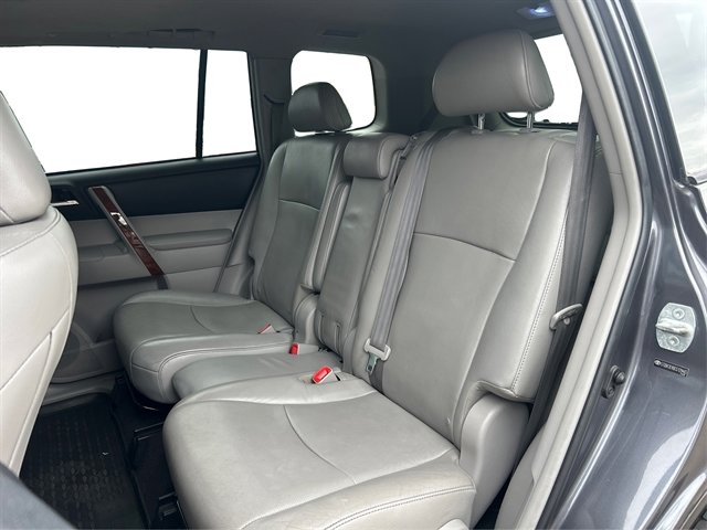 Used 2012 Toyota Highlander Limited w/ Tow Pkg AWD/4WD image 46