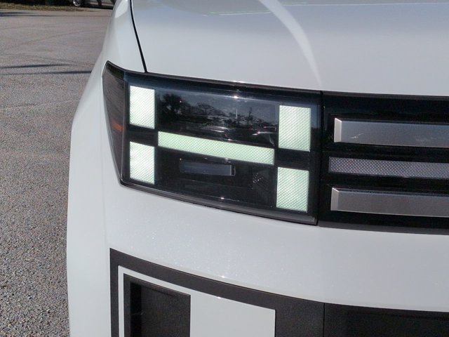 Used 2026 Hyundai Santa Fe SE FWD image 9