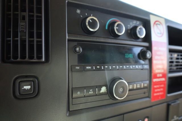 Used 2018 Chevrolet Express 2500 image 19