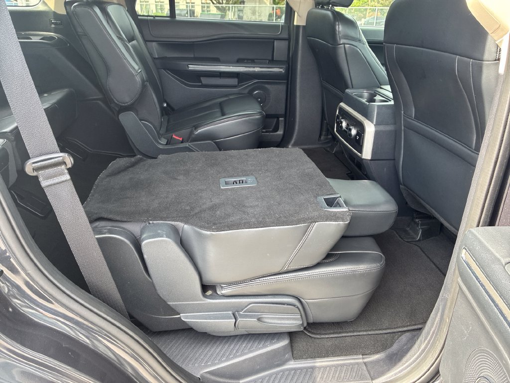 Used 2024 Ford Expedition XLT AWD/4WD image 38