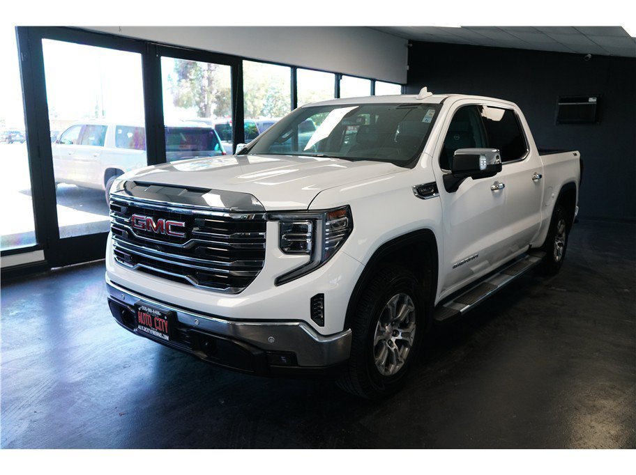 Used 2022 GMC Sierra 1500 SLT w/ SLT Premium Plus Package AWD/4WD image 3