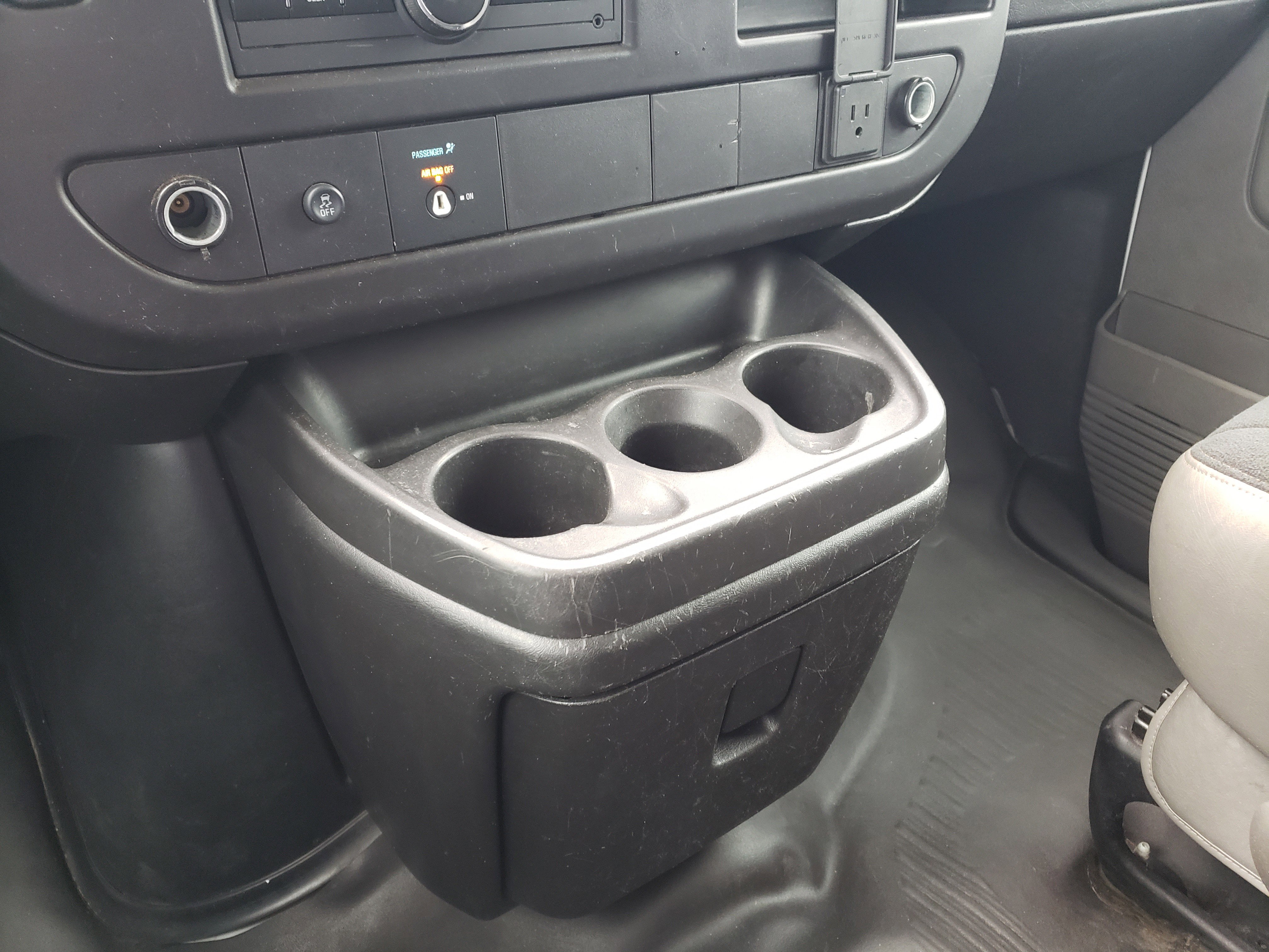 Used 2021 Chevrolet Express 2500 w/ Driver Convenience Package image 23