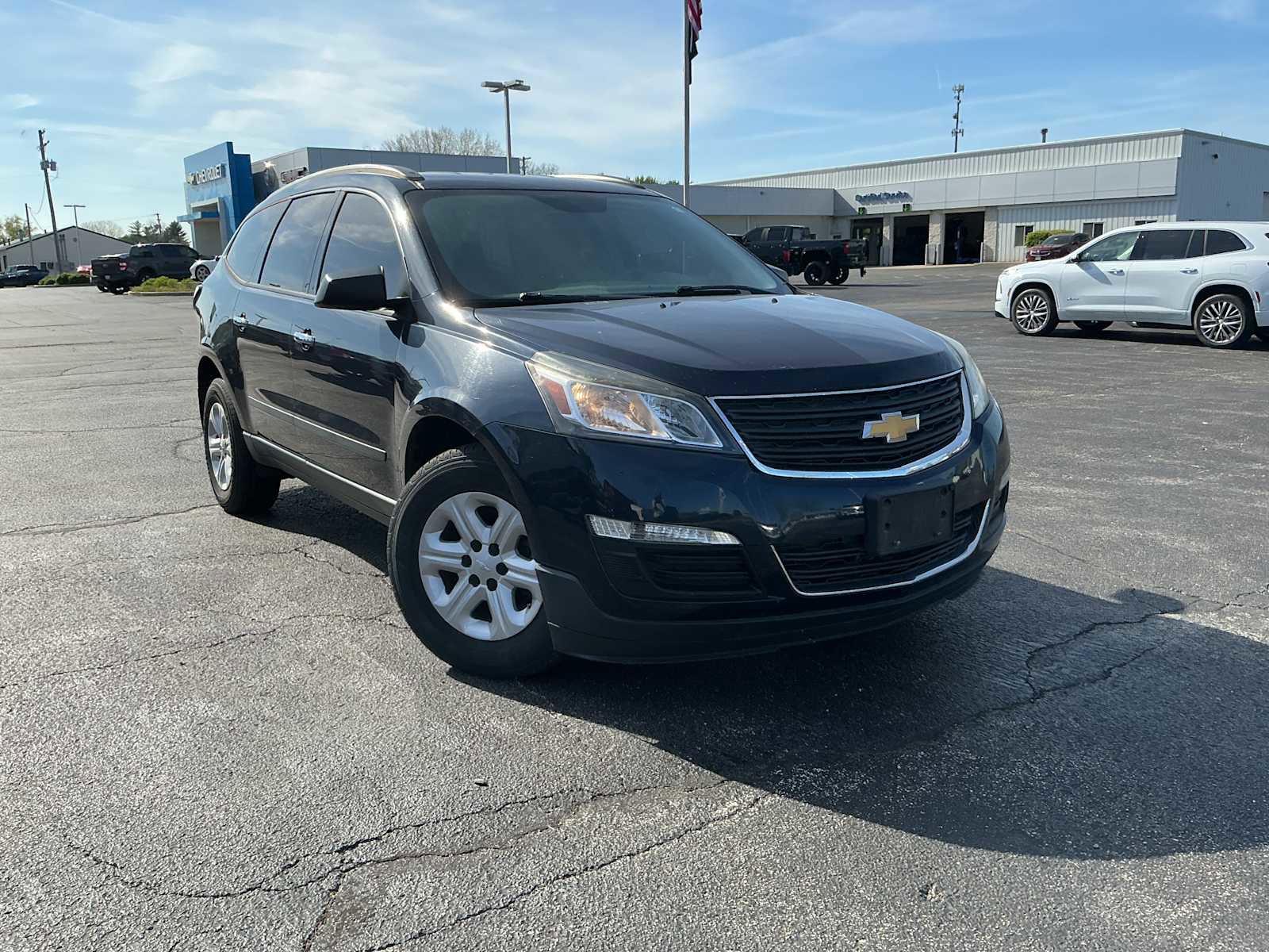 Used 2017 Chevrolet Traverse LS AWD/4WD image 1