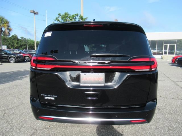 New 2027 Chrysler Pacifica Select FWD image 5