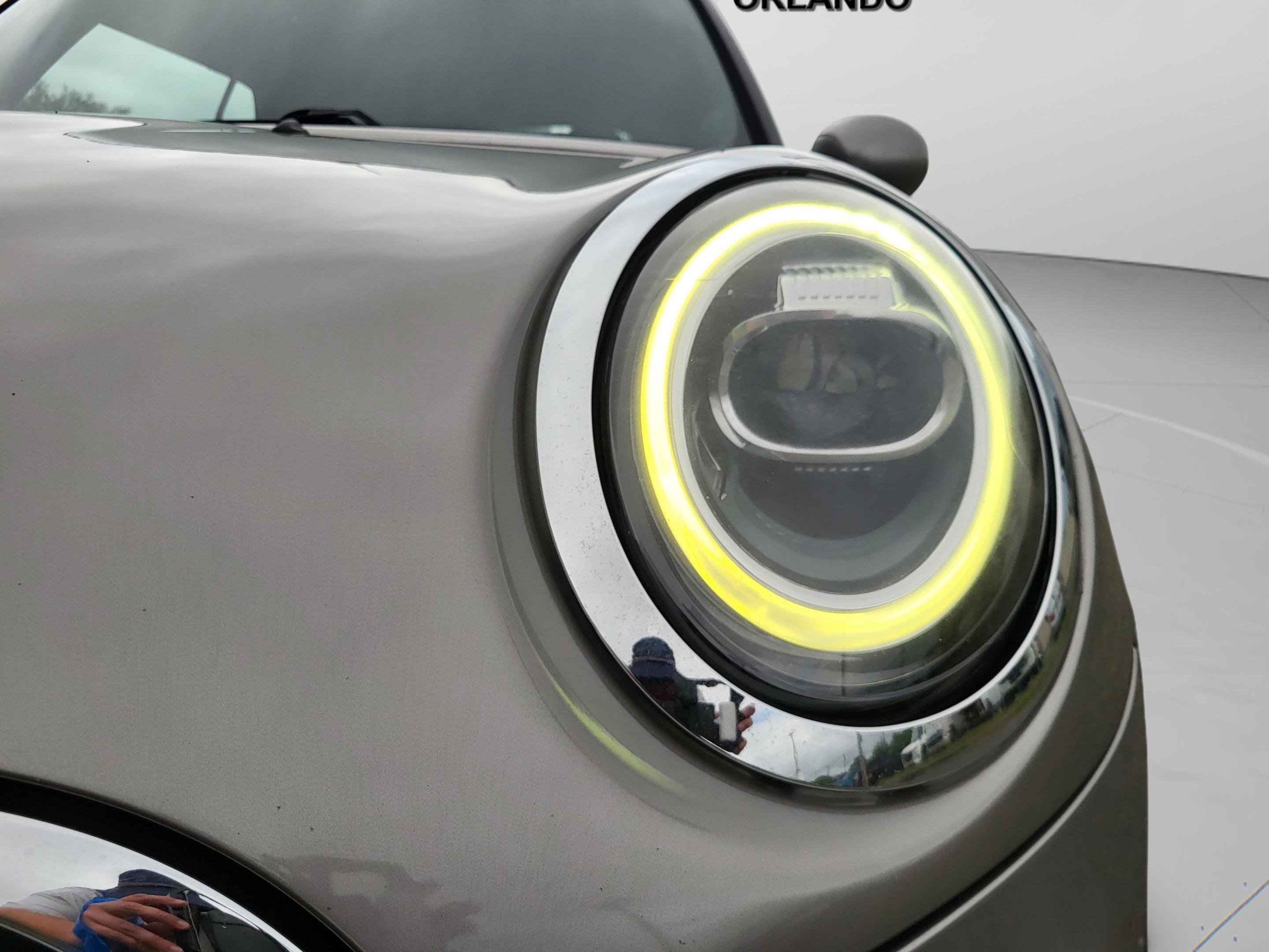 Used 2019 MINI Cooper Convertible w/ Premium Package image 18