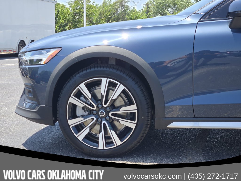 New 2026 Volvo V60 B5 Cross Country Ultra w/ Protection Package Premier AWD/4WD image 6