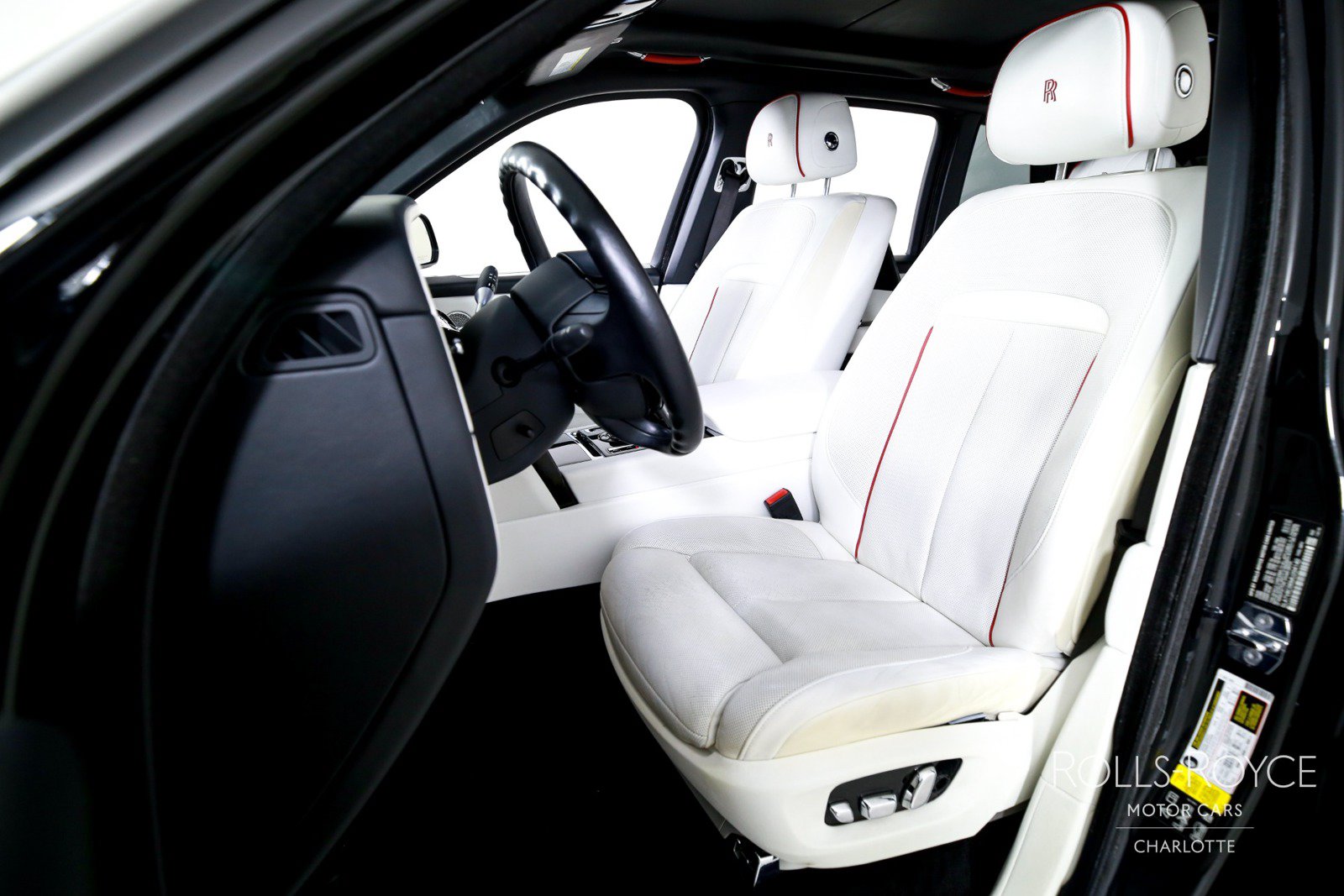 Used 2021 Rolls-Royce Cullinan Black Badge AWD/4WD image 12