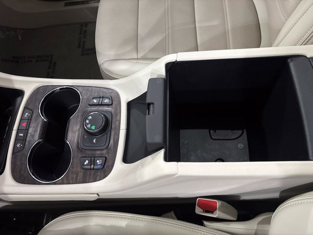 Used 2023 GMC Acadia Denali w/ Denali Ultimate Package AWD/4WD image 28