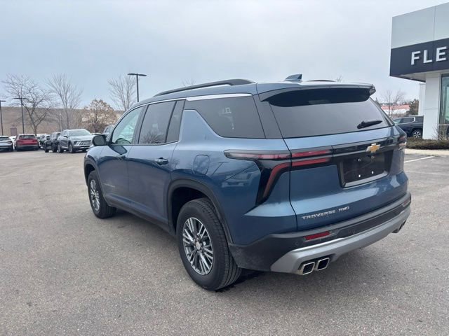 Used 2025 Chevrolet Traverse LT w/ Driver Confidence Package image 8